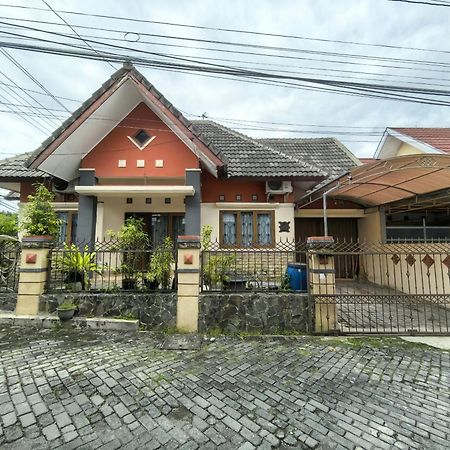 Mutiara Babarsari Homestay Jogja Yogyakarta Exterior foto